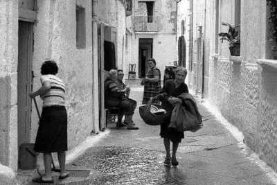 Da Rosina de le pezze vecchie alla Pizzellara: sono i personaggi della Bari che fu
